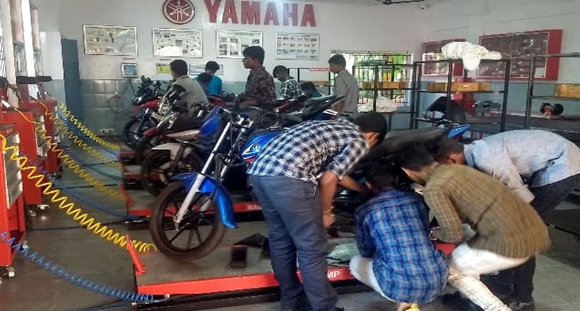 Yamha bike repair image